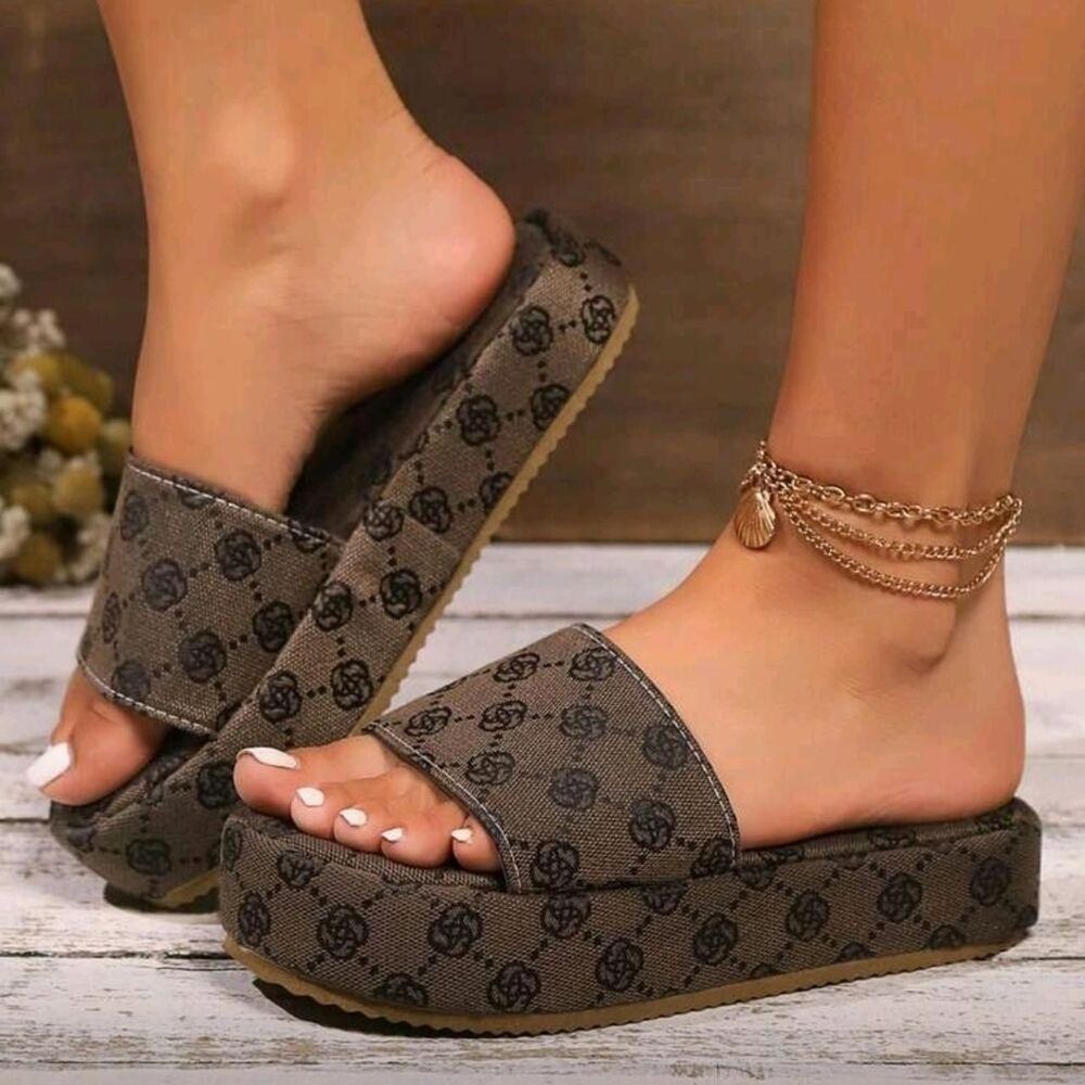 Shein Women's Brown and Black Sandals